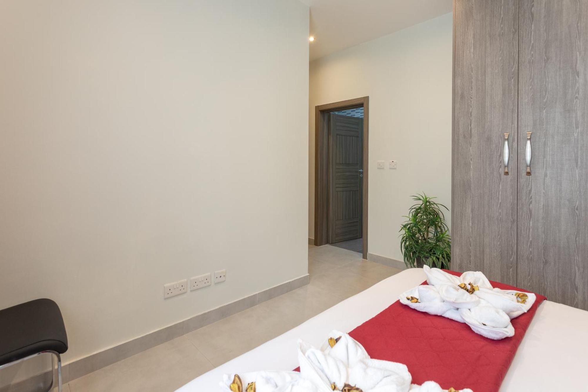 Red Rose Apartment Marsalforn Bagian luar foto