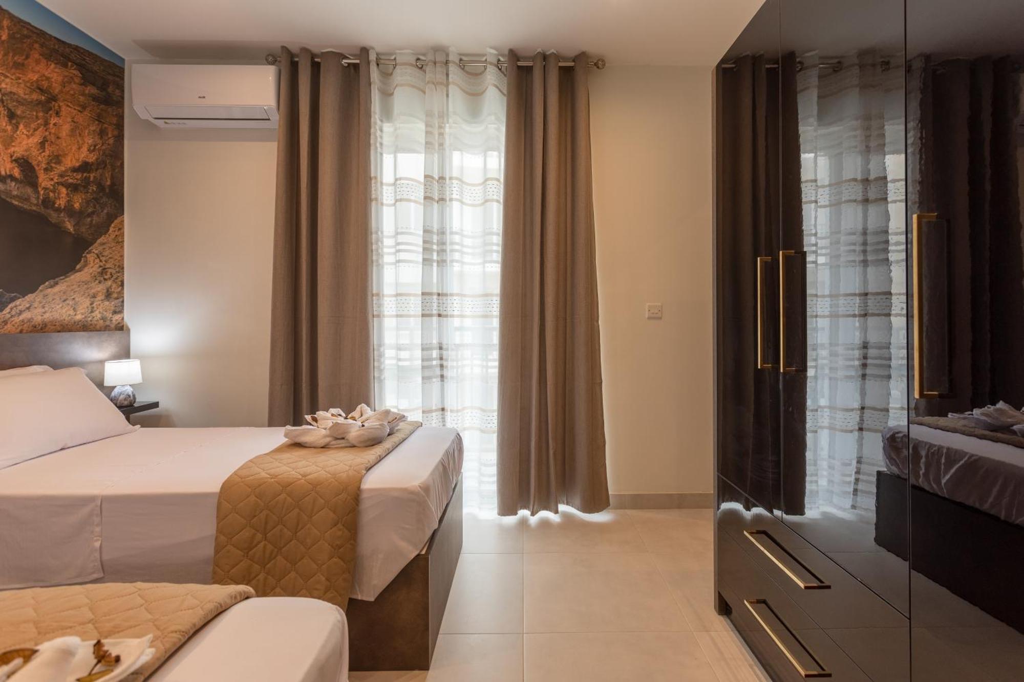 Red Rose Apartment Marsalforn Bagian luar foto